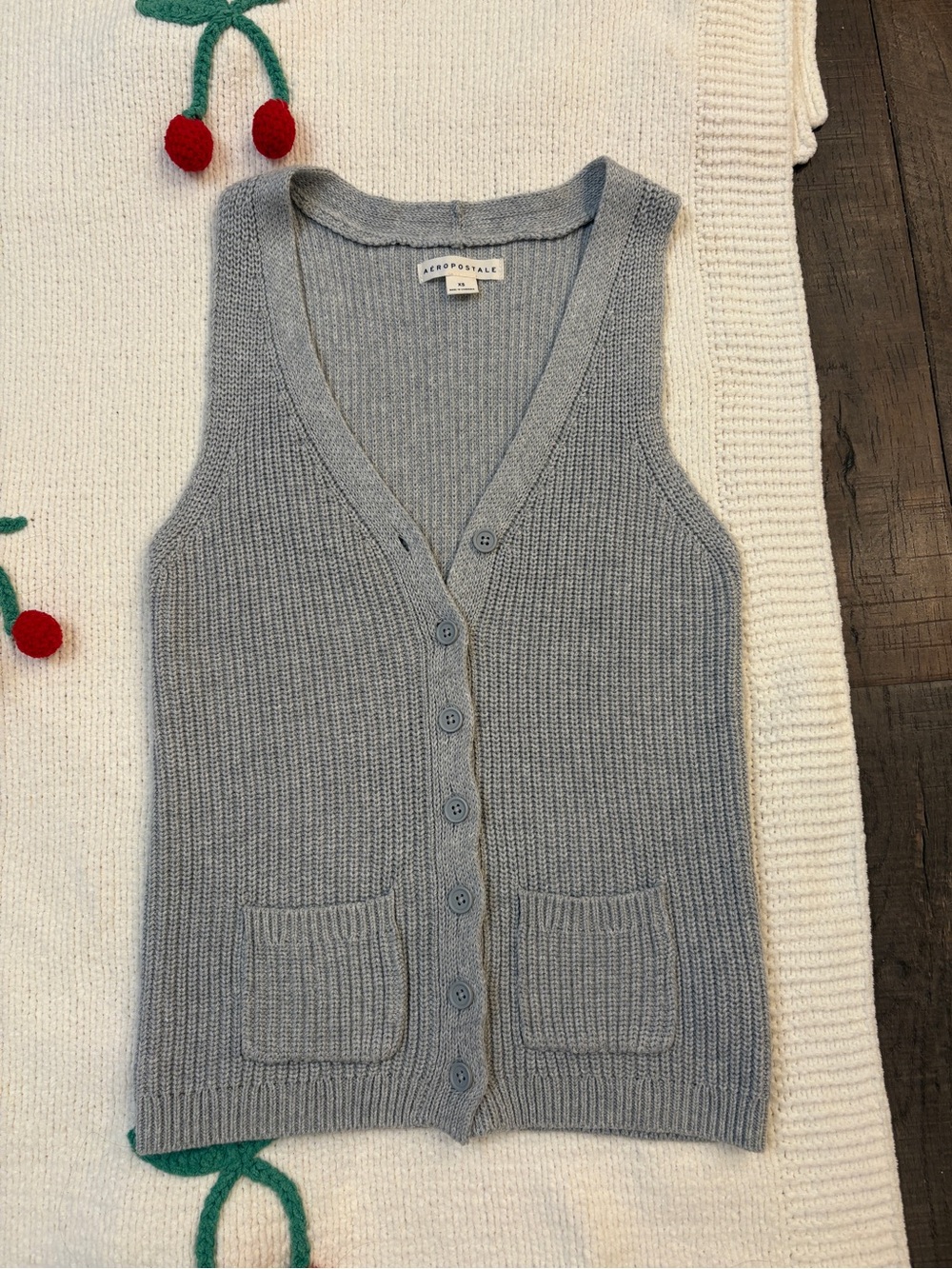 🫧🫧 Aeropostale Gray Knit Button-Front Vest 🫧